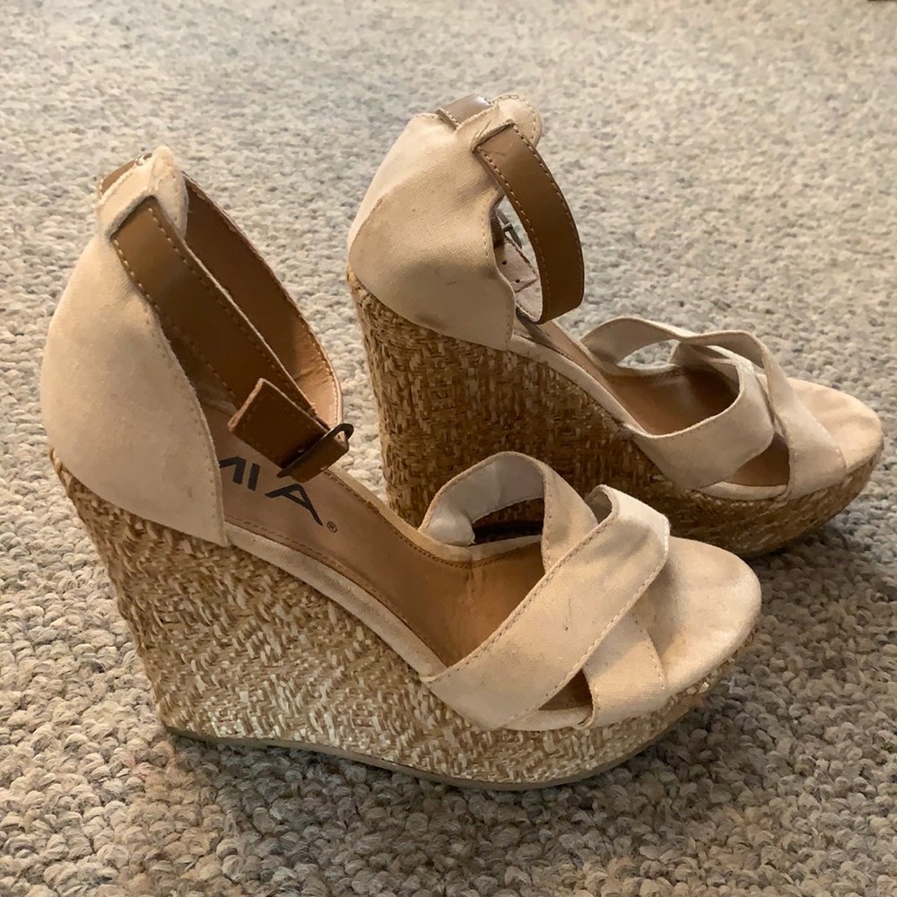 MIA size 6.5 tan and cream colored wedges.